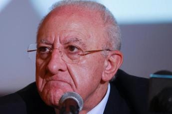 Galleria foto 'Governo, De Luca: “Umiliante circo equestre M5S, Lega e Fi”' - foto 1
