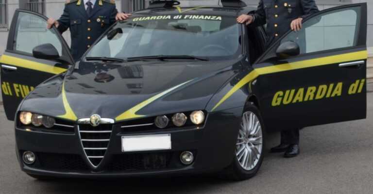 Galleria foto 'Si finge promotrice finanziaria per truffare pensionati: arrestata a Taranto' - foto 1