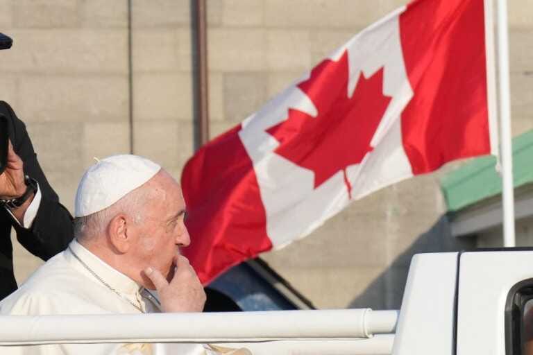 Galleria foto 'Il Papa rientra dal Canada “Avanti verso riconciliazione e verità”' - foto 1