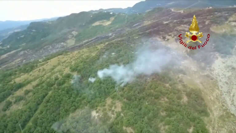 Galleria foto 'Incendio sull’Appennino Bolognese, le immagini dei boschi bruciati' - foto 1