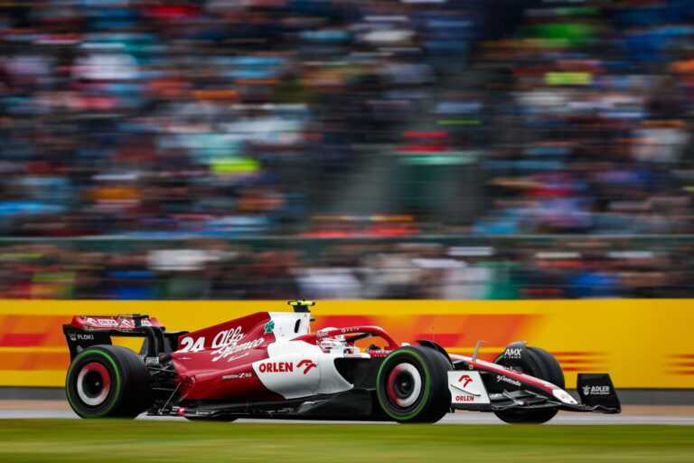 Galleria foto 'Incidente al via a Silverstone, paura per Zhou ma è cosciente' - foto 1