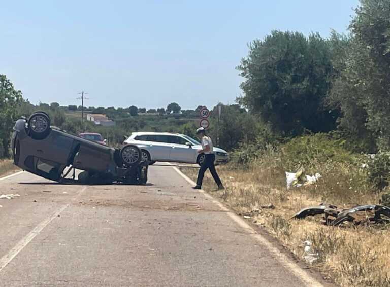 Auto si ribalta a Castellana Grotte: 3 giovani in ospedale in codice rosso