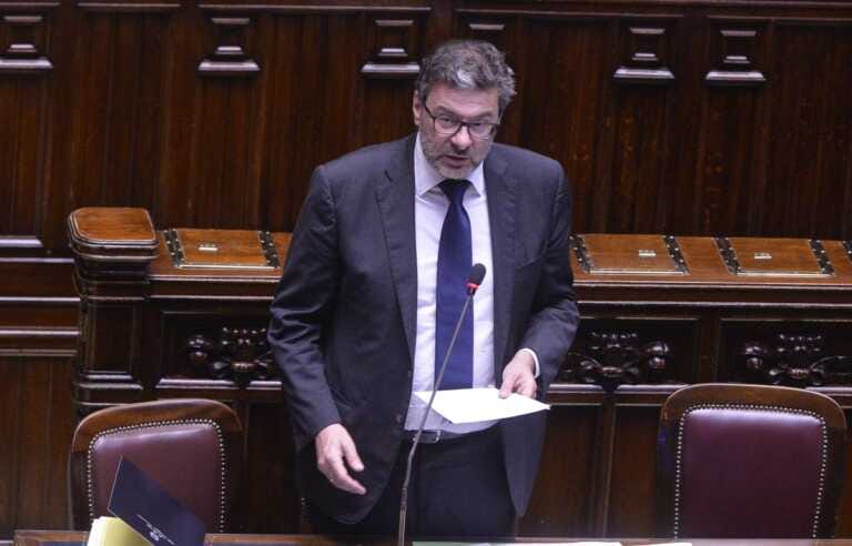 Galleria foto 'Industria farmaceutica, dal Mise 22 mln per produrre vaccini antiCovid' - foto 1