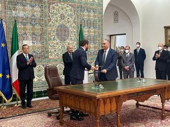 Galleria foto 'Italia-Algeria, Confapi sigla protocollo d’intesa con Pmi algerine' - foto 1