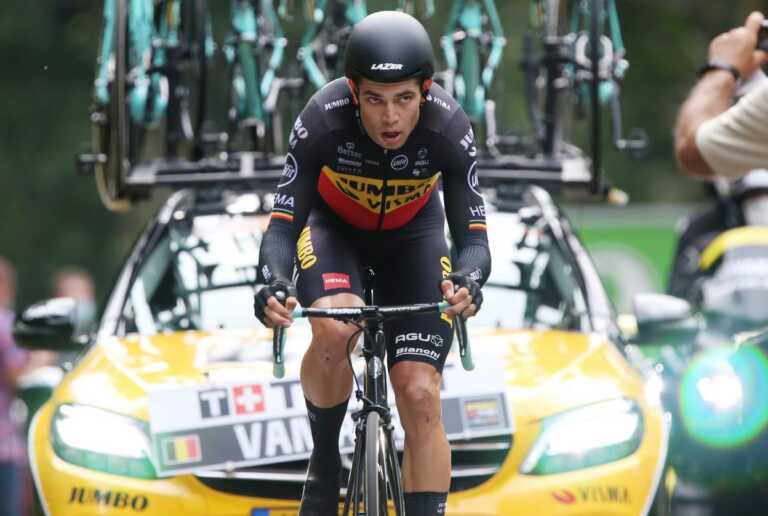 Galleria foto 'Jakobsen vince la 2^ tappa del Tour, Van Aert in giallo' - foto 1