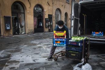 Galleria foto 'Lavoro, in 3,3 milioni sotto la soglia del salario minimo' - foto 1