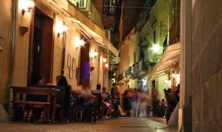 Lecce, stretta sulla movida: locali chiusi alle 2 e niente musica dopo mezzanotte