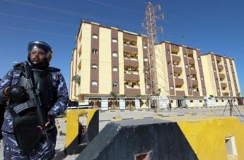 Galleria foto 'Libia, assalto al parlamento di Tobruk' - foto 1
