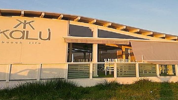 Incendiata l’auto del titolare del Lido Kalù, in Salento: “Devi pagare”