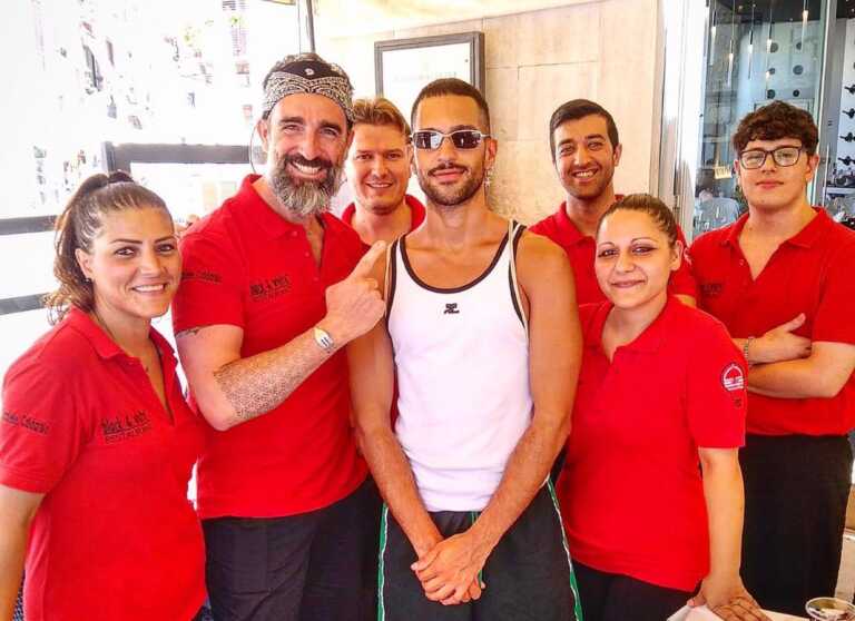 Pausa a Bari per Mahmood prima del concerto a Molfetta