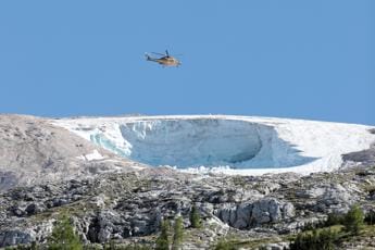 Galleria foto 'Marmolada, climatologo Mercalli: “Nessuna colpa, rischio zero non esiste”' - foto 1