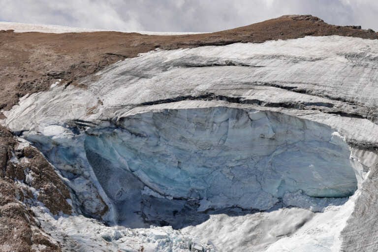 Galleria foto 'Marmolada, il cordoglio del Consiglio regionale pugliese: «Contrastare cambiamenti climatici»' - foto 1