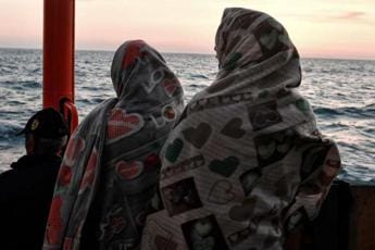 Galleria foto 'Migranti in attesa su Geo Barents, in 69 “sotto choc e con ustioni”' - foto 1