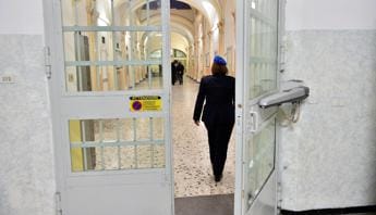 Galleria foto 'Milano, bimba morta di stenti: la madre interrogata in carcere' - foto 1