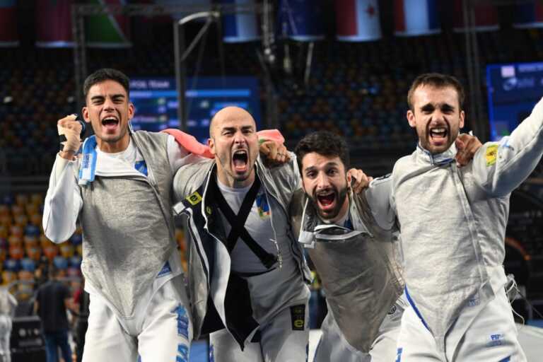 Galleria foto 'Mondiali scherma, azzurri d’oro nel fioretto maschile' - foto 1