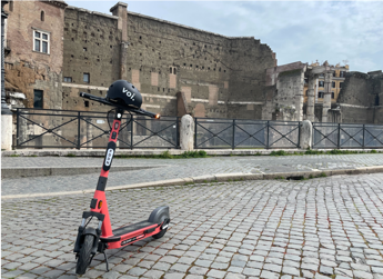 Galleria foto 'Monopattini, in Italia il primo esperimento al mondo contro parcheggi selvaggi' - foto 1