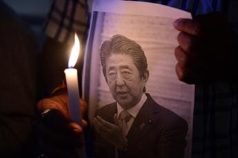 Galleria foto 'Morte Shinzo Abe, media: attentatore voleva' - foto 1