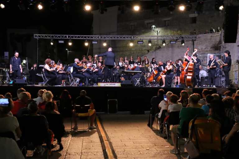Bisceglie, via alla raccolta fondi: «Una cannuccia per fare musica»