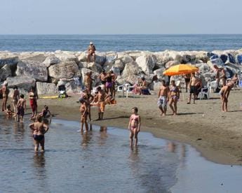 Galleria foto 'Napoli, app per ingresso in spiaggia: come funziona' - foto 1