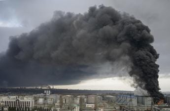 Galleria foto 'Odessa, missili russi su un condominio: 17 morti' - foto 1