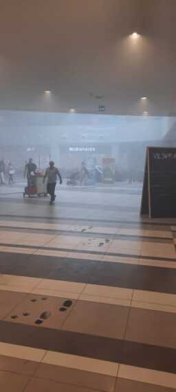 Galleria foto 'Panico al Centro Commerciale GrandApulia di Foggia' - foto 1
