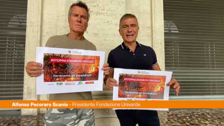 Galleria foto 'Pecoraro Scanio e Jimmy Ghione rilanciano campagna anti-incendio' - foto 1