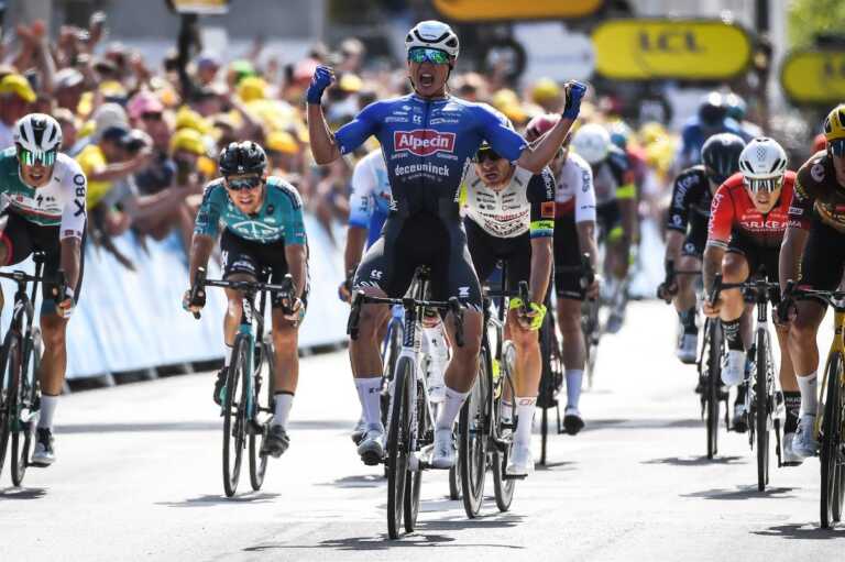 Galleria foto 'Philipsen vince la 15^ tappa del Tour davanti a Van Aert' - foto 1