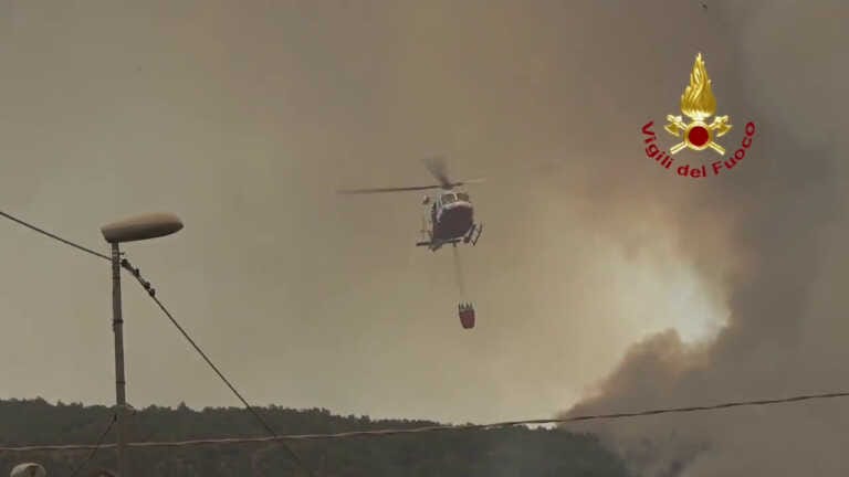 Galleria foto 'Pompieri, Protezione Civile e Forestale per incendio sul Carso' - foto 1