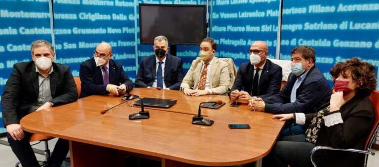 Regione Basilicata, l’opposizione: «Bardi stacchi la spina»