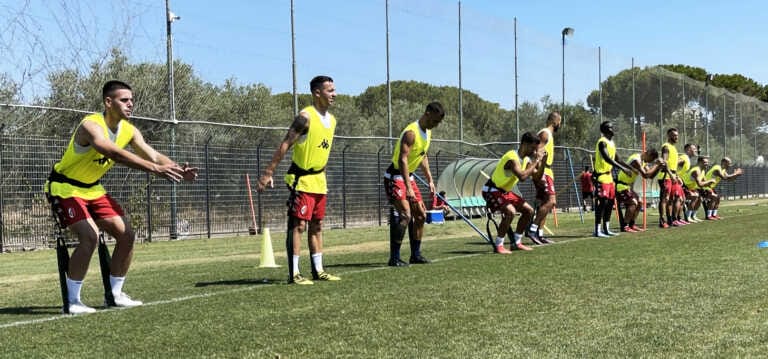 Bari, il ritiro al via tra tuoni e fulmini