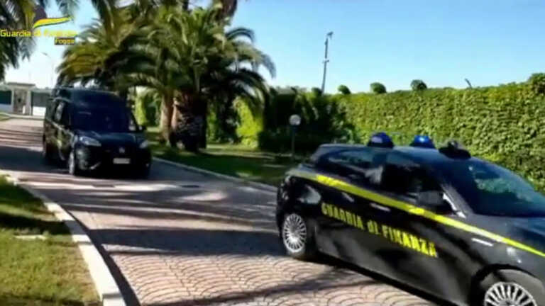 Galleria foto 'Rivenditore d’auto froda il fisco, sequestro di beni nel foggiano' - foto 1