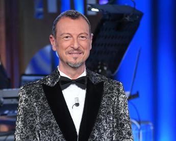 Galleria foto 'Sanremo 2023, Amadeus: coconduttore Morandi' - foto 1
