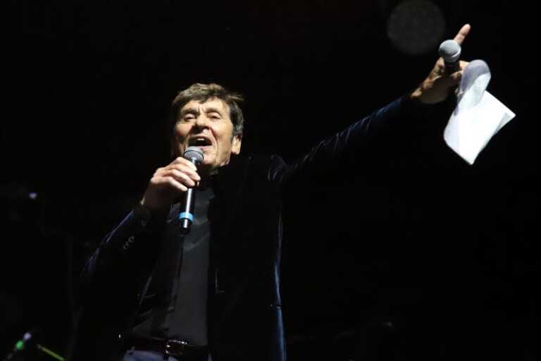 Galleria foto 'Sanremo, Morandi co-conduttore del festival con Amadeus' - foto 1