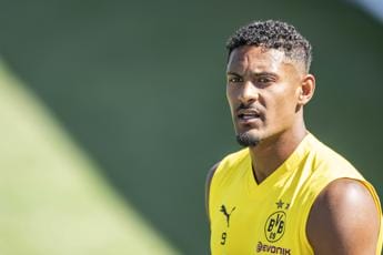 Galleria foto 'Sebastian Haller ha tumore a testicoli, attaccante Borussia Dortmund si ferma' - foto 1