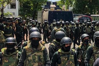 Galleria foto 'Sri Lanka, stato d’emergenza dopo fuga presidente' - foto 1
