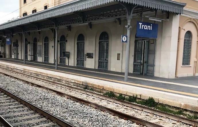 Trani, persona investita sui binari: traffico ferroviario in tilt