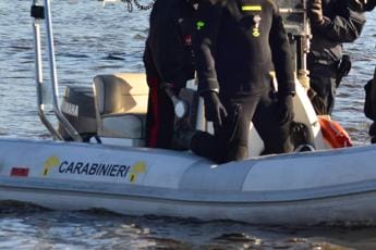 Galleria foto 'Torino, giovane 19enne annega nel lago di Avigliana' - foto 1
