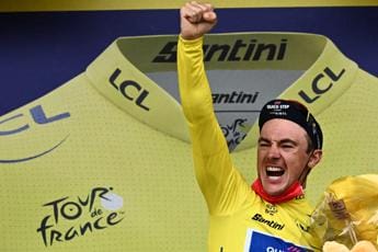 Galleria foto 'Tour de France 2022, Lampaert prima maglia gialla' - foto 1