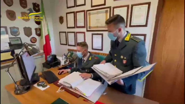 Galleria foto 'Truffava chi voleva comprare casa, arrestata a Palermo' - foto 1
