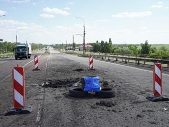 Galleria foto 'Ucraina: “Distrutto principale ponte di Kherson”' - foto 1