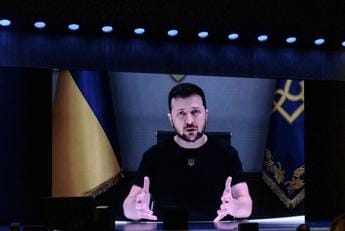 Galleria foto 'Ucraina, Zelensky: “Russia ha scelto la guerra, noi non possiamo arrenderci”' - foto 1