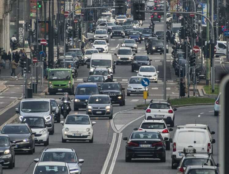 Unrae “Ancora in forte calo il mercato dell’auto”