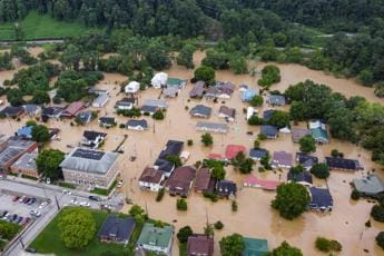 Galleria foto 'Usa, alluvioni in Kentucky: bilancio sale a 25 morti' - foto 1