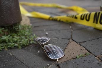Galleria foto 'Usa, sparatorie alle parate del 4 luglio: sei morti e decine di feriti' - foto 1