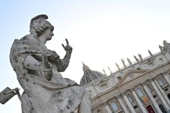 Galleria foto 'Vaticano, venduto Palazzo Londra a 186 milioni di sterline' - foto 1