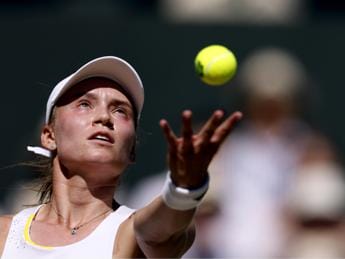 Galleria foto 'Wimbledon 2022 donne, Rybakina vince il torneo: Jabeur ko al terzo set' - foto 1