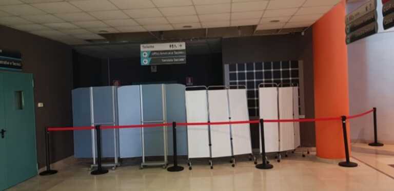 Galleria foto 'Crolla il controsoffitto nella hall del Perinei di Altamura: zona messa in sicurezza' - foto 1
