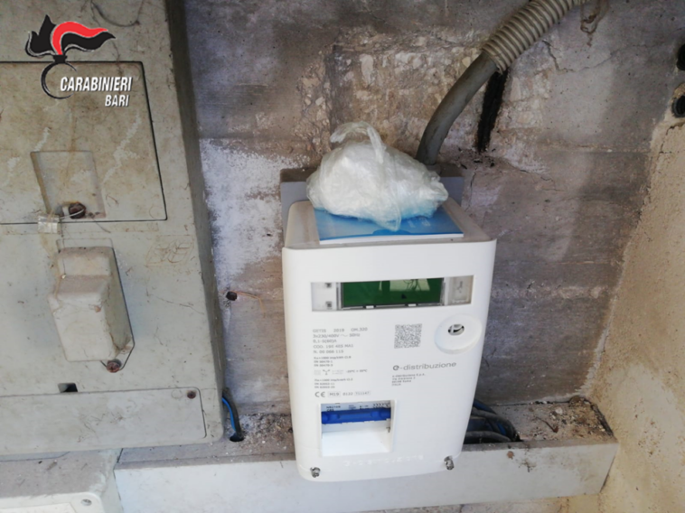 La cocaina nascosta nel contatore dell’elettricità: 2 arresti a Polignano