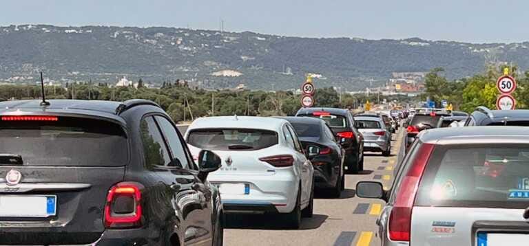Esodo di Pasqua in Puglia, sospesi i lavori sulla Ss16 per agevolare il traffico da Bari a Lecce