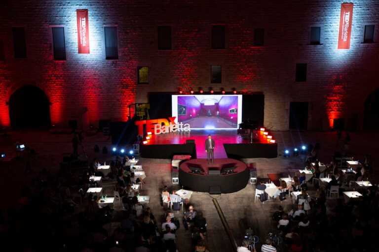 TEDxBarletta, da “Yotobi” a Fabio Caressa: ecco i relatori